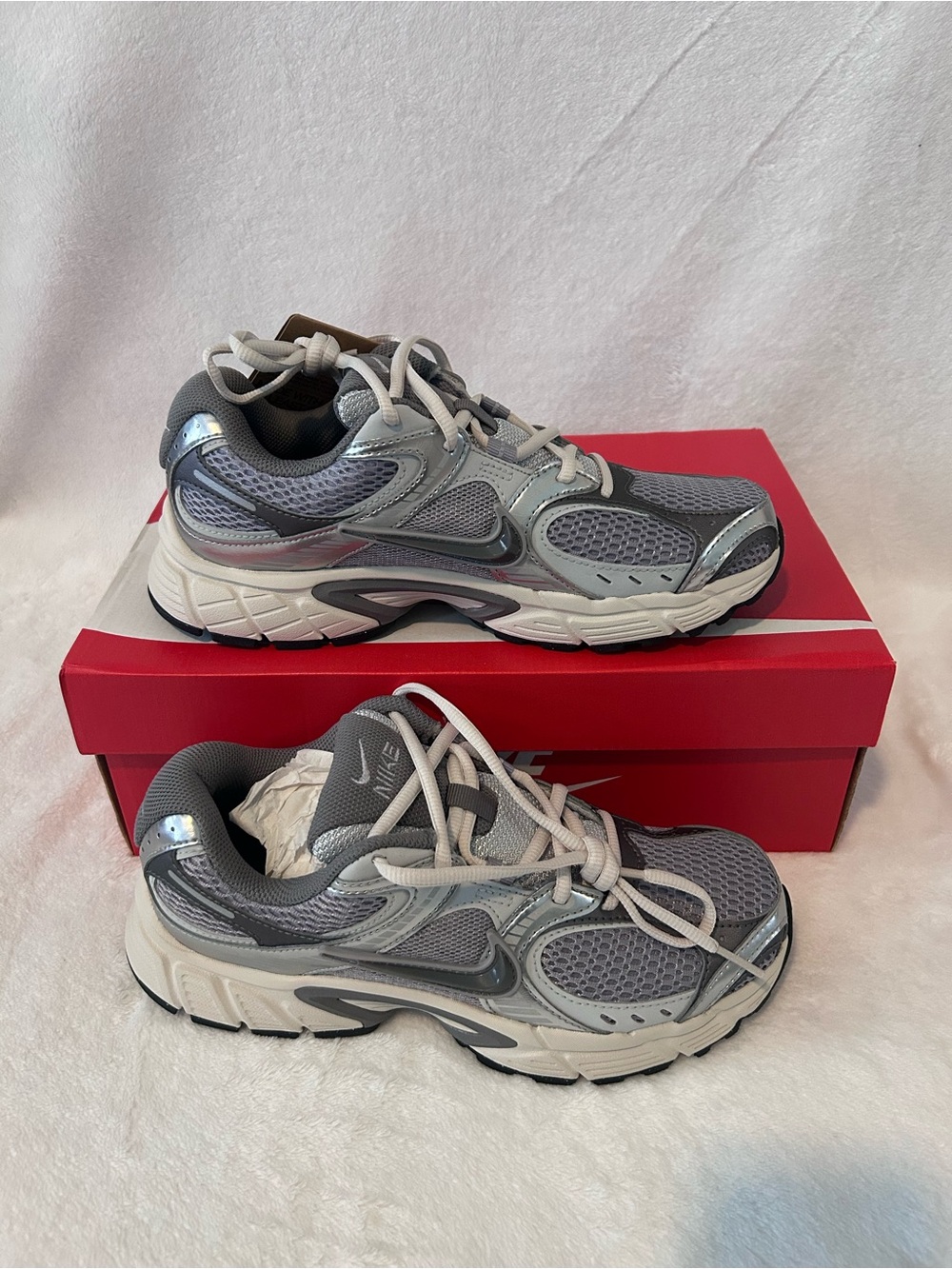 Nike V5 RNR in the 'Cement Grey' colorway